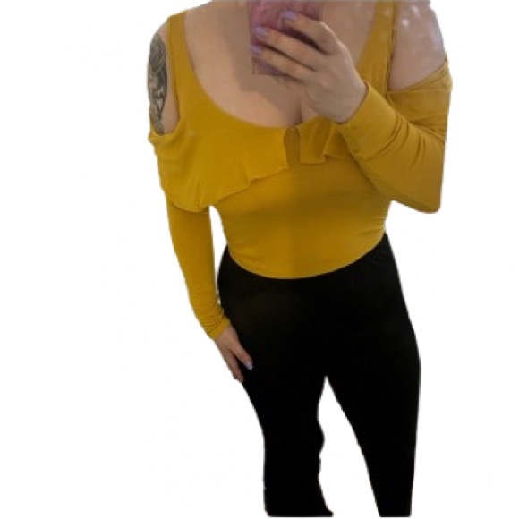 Cropped cold shoulder long sleeve mustard yellow ruffle top - Picture 3 of 3